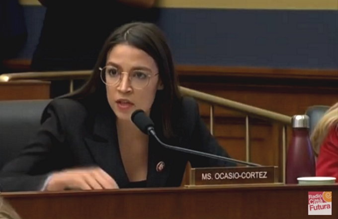 Cambridge Analytica: Ocasio-Cortez mette in imbarazzo Mark Zuckerberg